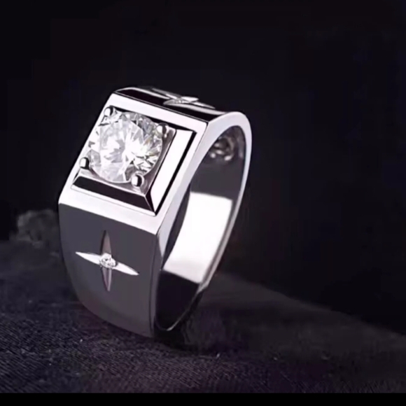 925 Silver Men's Ring with Cubic Zirconia Accent Adjustable - Picture 2 of 4